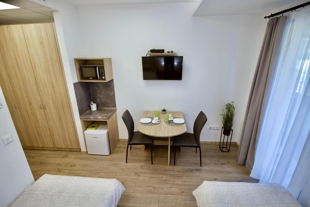 Sport Centrum Apartman Папа Экстерьер фото
