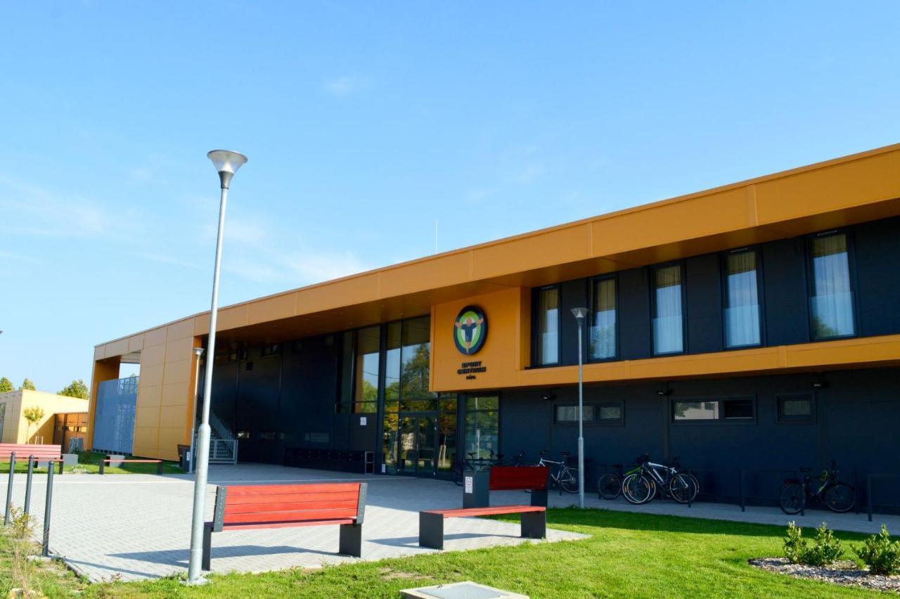Sport Centrum Apartman Папа Экстерьер фото